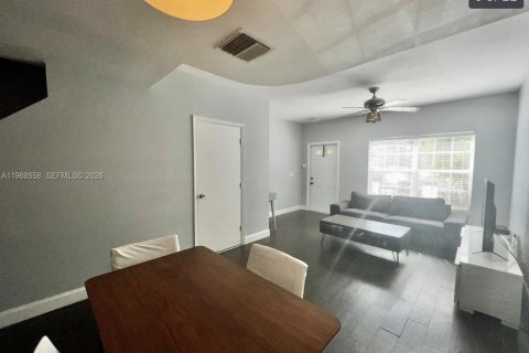 Adosado en venta en Tamarac, Florida, 2 dormitorios, 103.12 m2 № 2030347 - foto 17