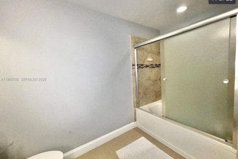 Adosado en venta en Tamarac, Florida, 2 dormitorios, 103.12 m2 № 2030347 - foto 11