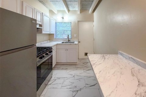 Apartment in Gainesville, Florida 2 bedrooms, 75.16 sq.m. № 2202398 - photo 6