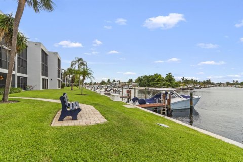 Touwnhouse à Pompano Beach, Floride 2 chambres, 139.17 m2 № 2268127