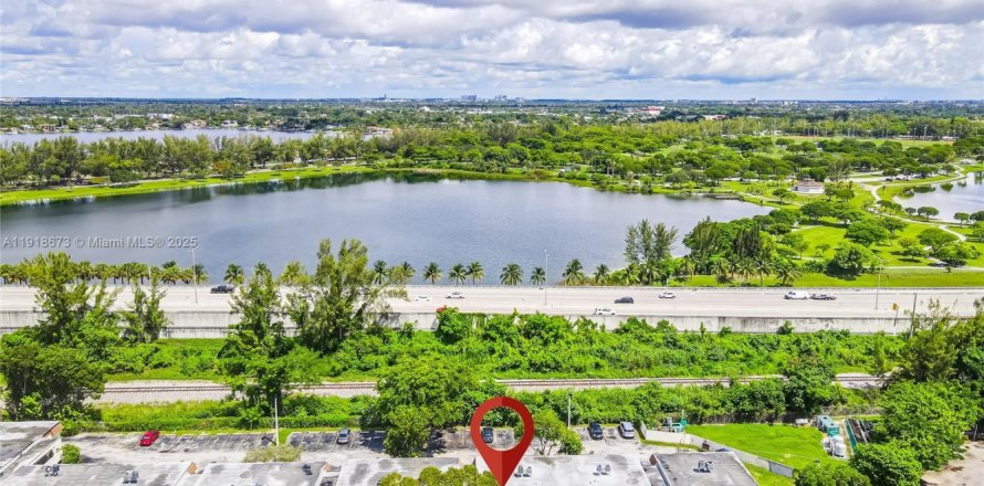 Condo à Miami, Floride, 2 chambres  № 1973937