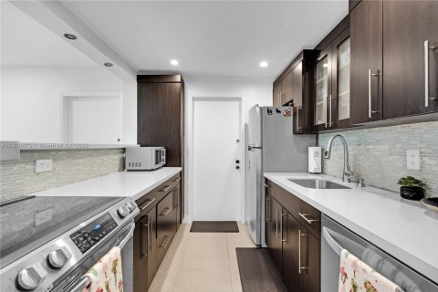 Copropriété à vendre à Miami, Floride: 2 chambres, 92.9 m2 № 1973937 - photo 4