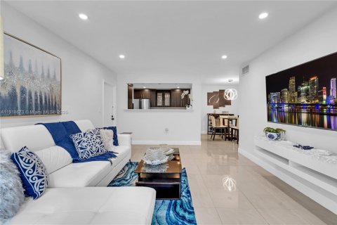 Copropriété à vendre à Miami, Floride: 2 chambres, 92.9 m2 № 1973937 - photo 3