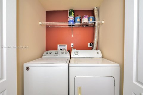 Condominio en venta en Fort Lauderdale, Florida, 2 dormitorios, 125.42 m2 № 2054766 - foto 20