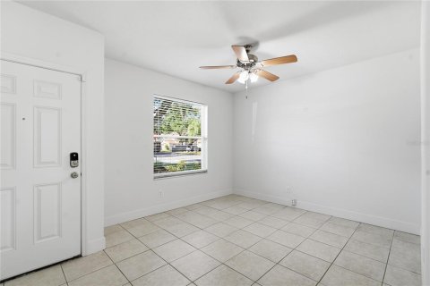 Touwnhouse à louer à Tampa, Floride: 3 chambres, 144.56 m2 № 2429435 - photo 19