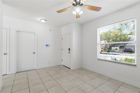 Touwnhouse à louer à Tampa, Floride: 3 chambres, 144.56 m2 № 2429435 - photo 18