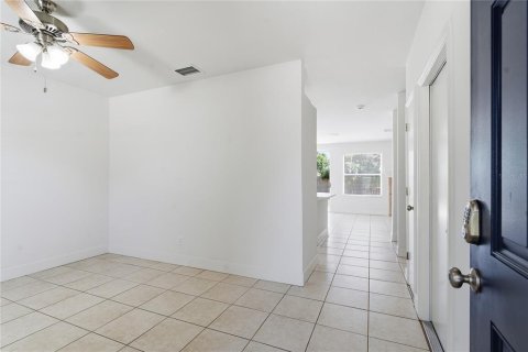 Touwnhouse à louer à Tampa, Floride: 3 chambres, 144.56 m2 № 2429435 - photo 17