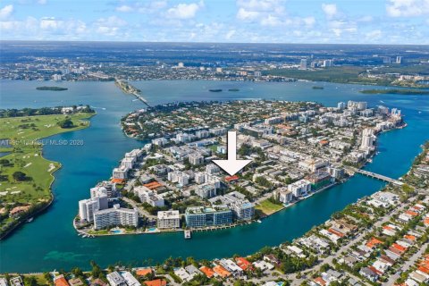 Купить земельный участок в Бей-Харбор-Айлендс, Флорида № 2007217 - фото 8