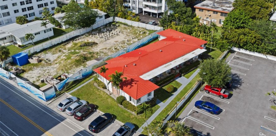 Земельный участок в Бей-Харбор-Айлендс, Флорида № 2007217