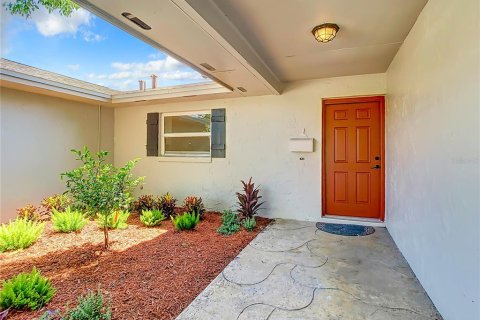 Casa en venta en Maitland, Florida, 5 dormitorios, 219.25 m2 № 2139138 - foto 2