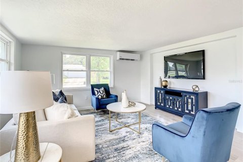 Casa en venta en Maitland, Florida, 5 dormitorios, 219.25 m2 № 2139138 - foto 14