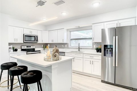 Casa en venta en Maitland, Florida, 5 dormitorios, 219.25 m2 № 2139138 - foto 9