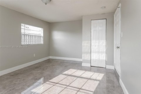 Casa en alquiler en West Palm Beach, Florida, 4 dormitorios, 134.52 m2 № 2076513 - foto 10