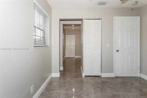 Casa en alquiler en West Palm Beach, Florida, 4 dormitorios, 134.52 m2 № 2076513 - foto 11