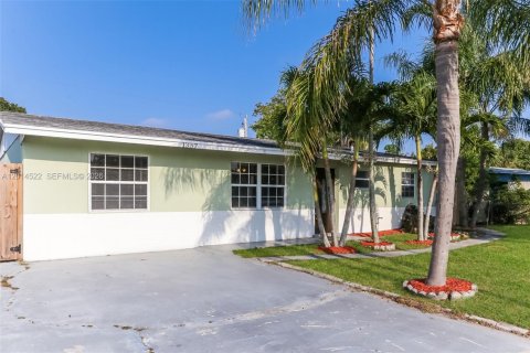 Casa en alquiler en West Palm Beach, Florida, 4 dormitorios, 134.52 m2 № 2076513 - foto 2