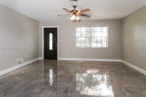 Casa en alquiler en West Palm Beach, Florida, 4 dormitorios, 134.52 m2 № 2076513 - foto 4