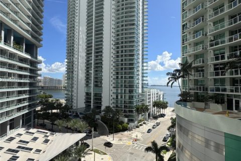 Снять в аренду кондоминиум в Майами, Флорида 1 спальня, 58.53м2, № 1984428 - фото 1