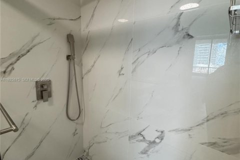 Снять в аренду кондоминиум в Майами, Флорида 1 спальня, 58.53м2, № 1984428 - фото 14