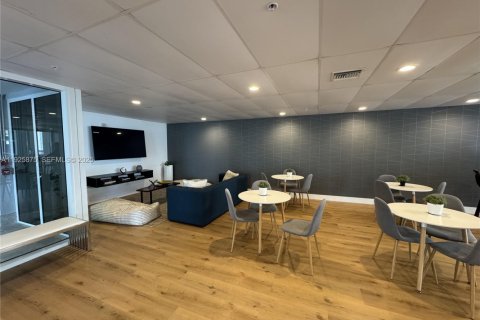 Снять в аренду кондоминиум в Майами, Флорида 1 спальня, 58.53м2, № 1984428 - фото 20