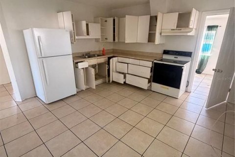 Duplex in Saint Petersburg, Florida 4 bedrooms, 120.96 sq.m. № 2351786 - photo 12