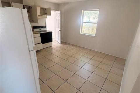 Duplex in Saint Petersburg, Florida 4 bedrooms, 120.96 sq.m. № 2351786 - photo 11