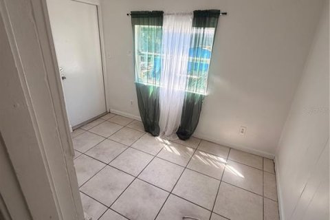 Duplex in Saint Petersburg, Florida 4 bedrooms, 120.96 sq.m. № 2351786 - photo 13