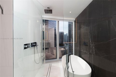 Condominio en venta en Miami, Florida, 3 dormitorios, 228.73 m2 № 2390496 - foto 8