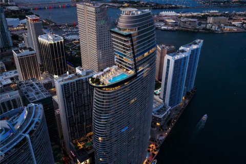 Condominio en venta en Miami, Florida, 3 dormitorios, 228.73 m2 № 2390496 - foto 16