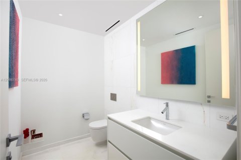 Condominio en venta en Miami, Florida, 3 dormitorios, 228.73 m2 № 2390496 - foto 14