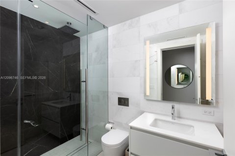 Condominio en venta en Miami, Florida, 3 dormitorios, 228.73 m2 № 2390496 - foto 11