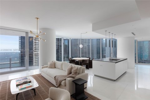 Condominio en venta en Miami, Florida, 3 dormitorios, 228.73 m2 № 2390496 - foto 3