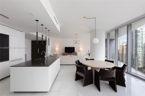 Condominio en venta en Miami, Florida, 3 dormitorios, 228.73 m2 № 2390496 - foto 6