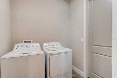 Купить виллу или дом в Порт-Оранж, Флорида 8 комнат, 218.23м2, № 2432805 - фото 27