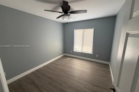 House in Hallandale Beach, Florida 3 bedrooms № 2062524 - photo 25