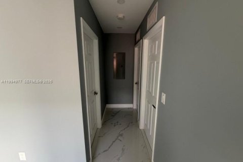 House in Hallandale Beach, Florida 3 bedrooms № 2062524 - photo 28