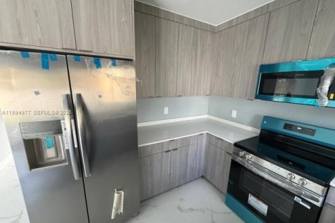 House in Hallandale Beach, Florida 3 bedrooms № 2062524 - photo 18