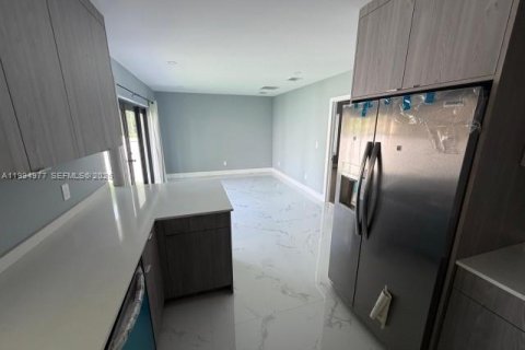 House in Hallandale Beach, Florida 3 bedrooms № 2062524 - photo 19