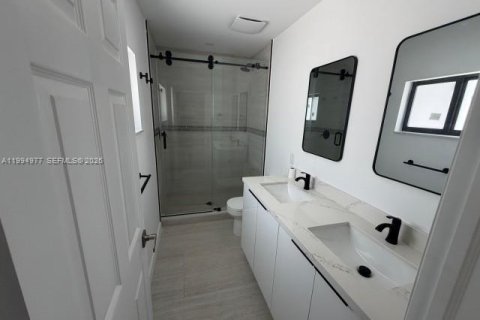 House in Hallandale Beach, Florida 3 bedrooms № 2062524 - photo 13