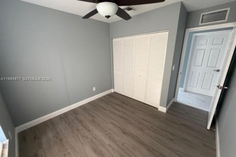 House in Hallandale Beach, Florida 3 bedrooms № 2062524 - photo 26