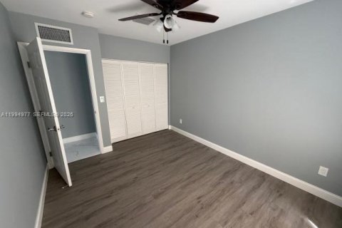 House in Hallandale Beach, Florida 3 bedrooms № 2062524 - photo 24