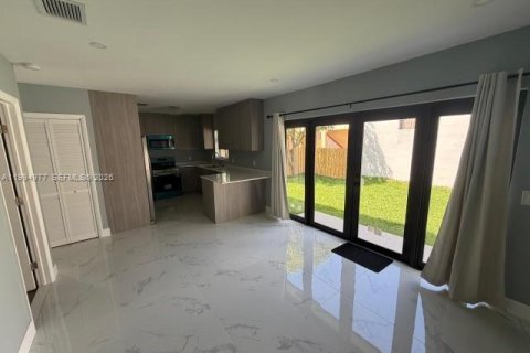 House in Hallandale Beach, Florida 3 bedrooms № 2062524 - photo 21