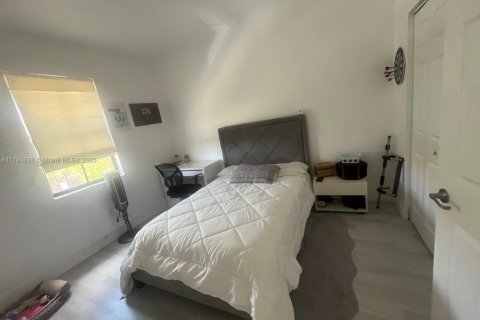 Снять в аренду таунхаус в Дорал, Флорида 4 спальни, 169.18м2, № 1959121 - фото 26