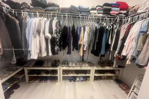 Снять в аренду таунхаус в Дорал, Флорида 4 спальни, 169.18м2, № 1959121 - фото 19