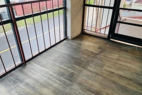 Condo in Orlando, Florida, 3 bedrooms  № 2221307 - photo 12