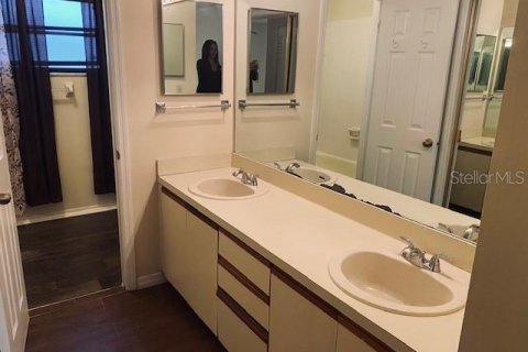 Condo in Orlando, Florida, 3 bedrooms  № 2221307 - photo 11
