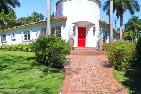 Villa ou maison à vendre à Miami, Floride: 4 chambres, 328.78 m2 № 2282871 - photo 10