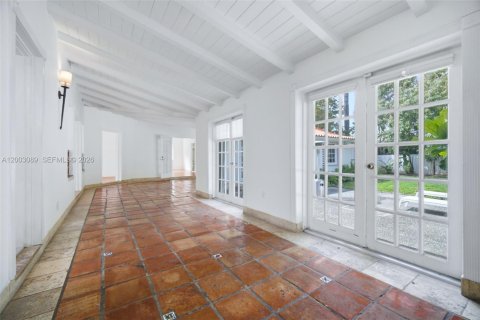 Villa ou maison à vendre à Miami, Floride: 4 chambres, 328.78 m2 № 2282871 - photo 23