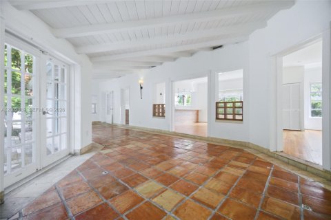 Villa ou maison à vendre à Miami, Floride: 4 chambres, 328.78 m2 № 2282871 - photo 22