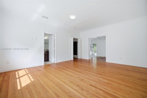 Villa ou maison à vendre à Miami, Floride: 4 chambres, 328.78 m2 № 2282871 - photo 27