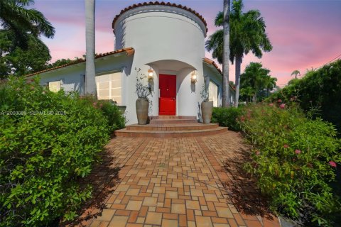 Villa ou maison à vendre à Miami, Floride: 4 chambres, 328.78 m2 № 2282871 - photo 7